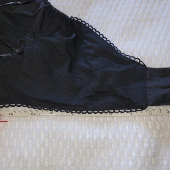 Abeja Miope Tie Top - Picture 10 of 10